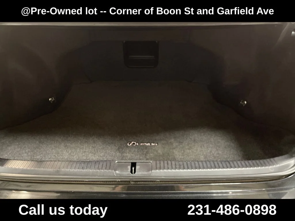 Used 2018  Lexus 350 image 22
