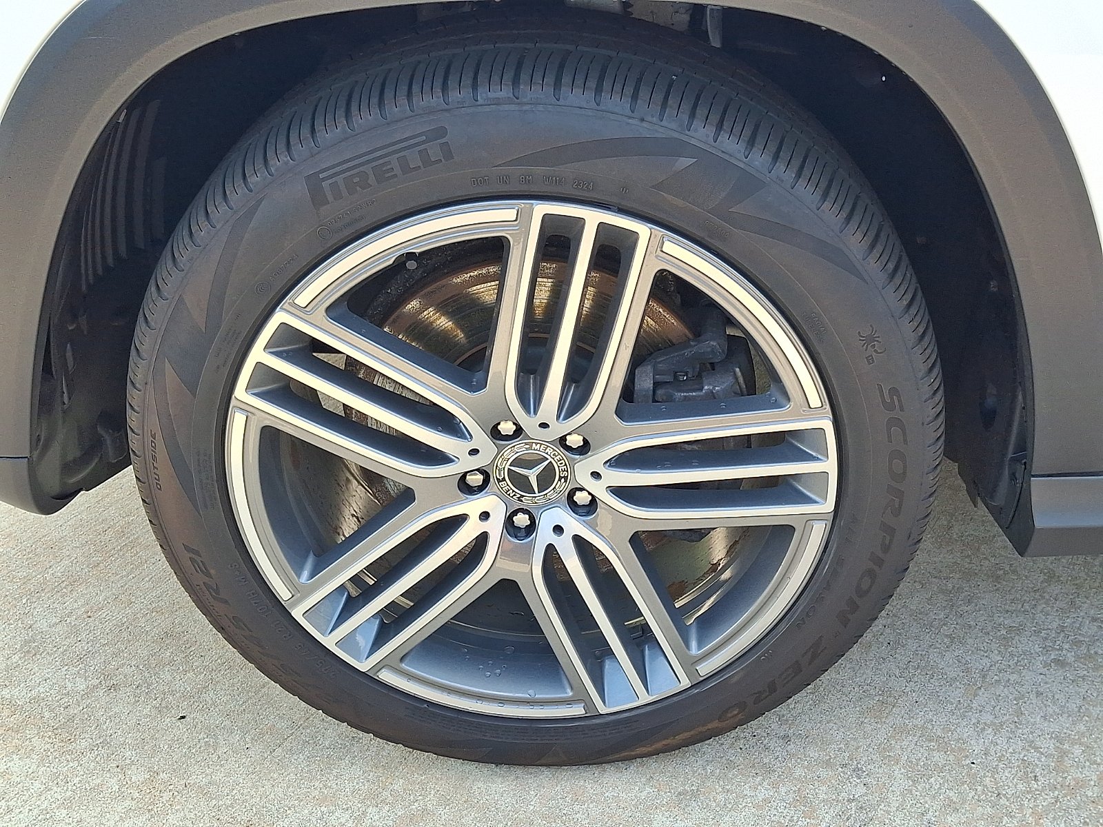 Certified Used 2025 Polar White Mercedes-Benz 4MATIC® image 8
