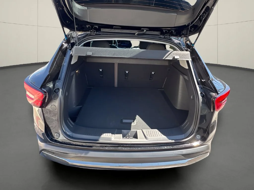 New 2026 Mosaic Black Metallic Chevrolet ACTIV image 6