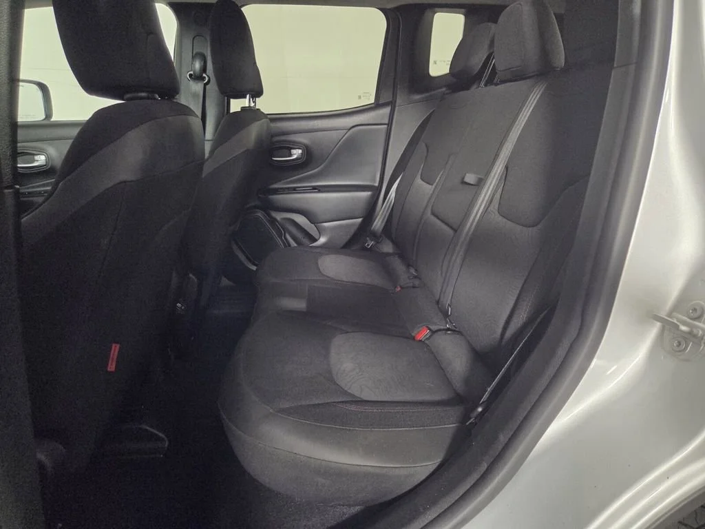 Used 2020 Glacier Metallic Clearcoat Jeep Trailhawk image 24