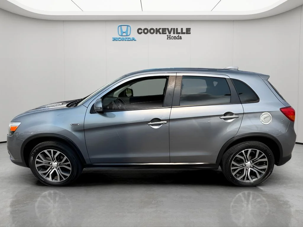 Used 2017 Silver Mitsubishi 2.0 ES image 12
