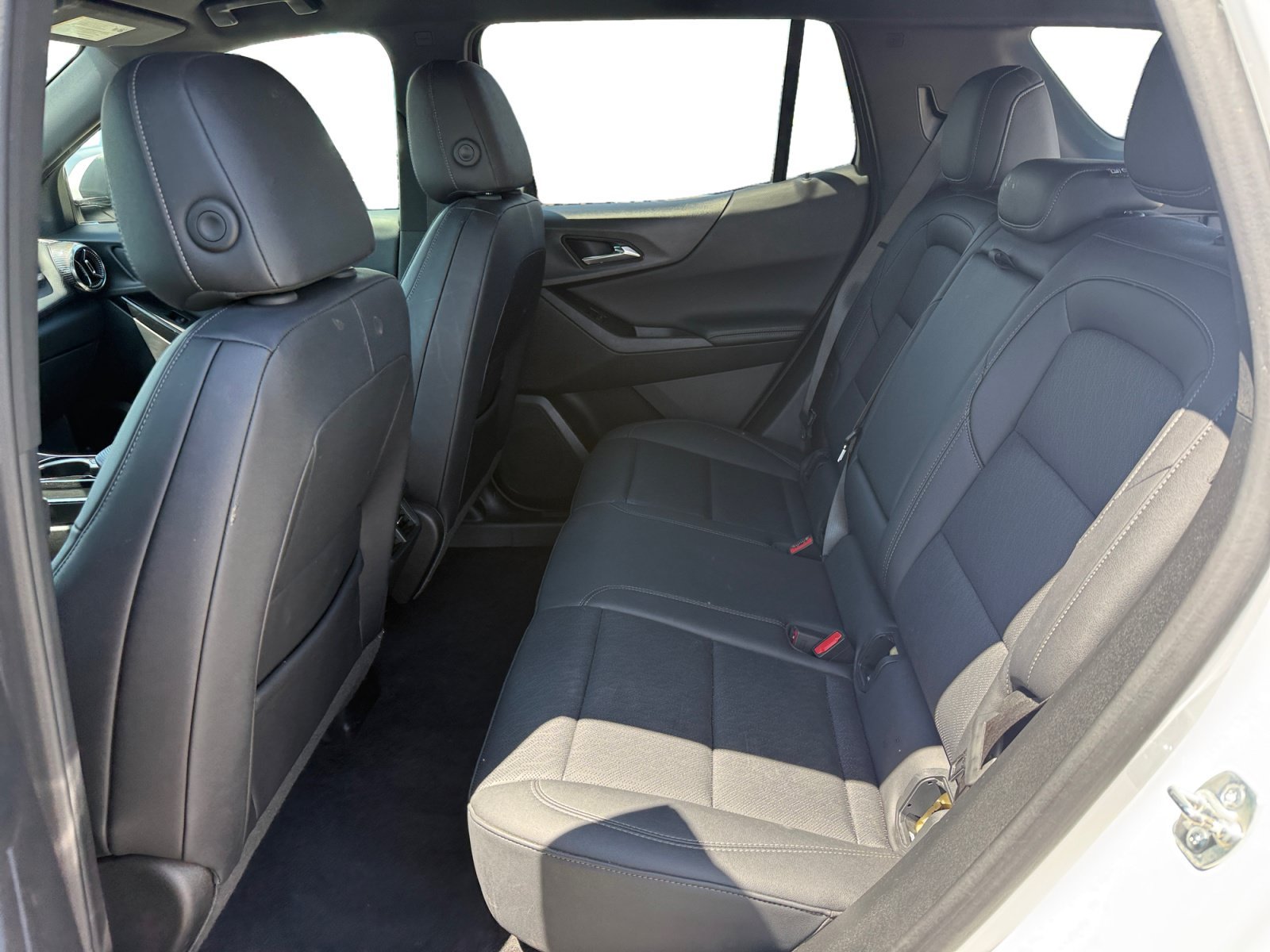 Used 2025 Summit White Chevrolet LT image 16