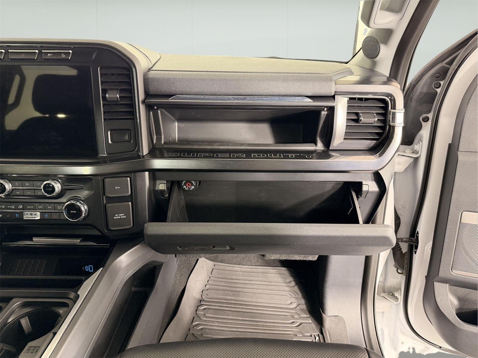 Used 2024 Oxford White Ford LARIAT image 24