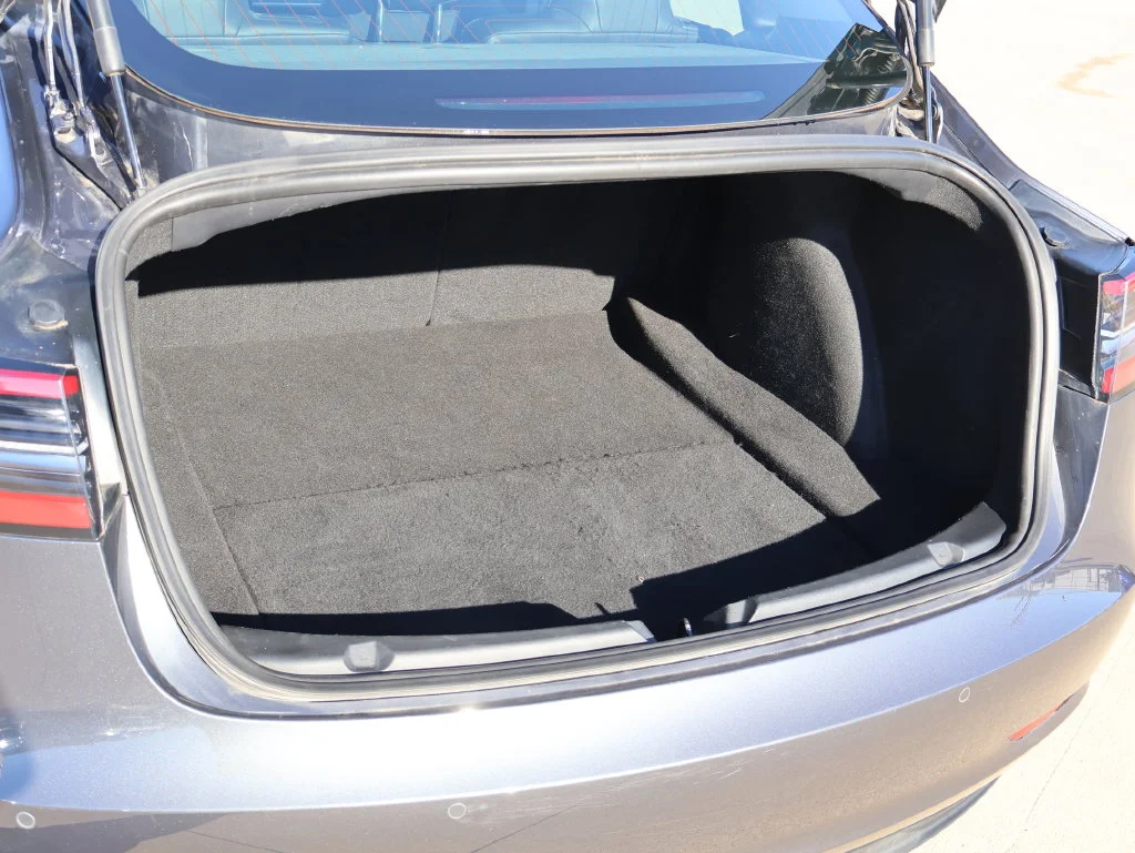 Used 2018  Tesla  image 18