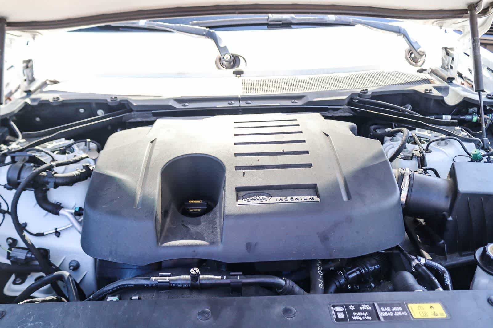 Used 2020 Fuji White Land Rover HSE image 30