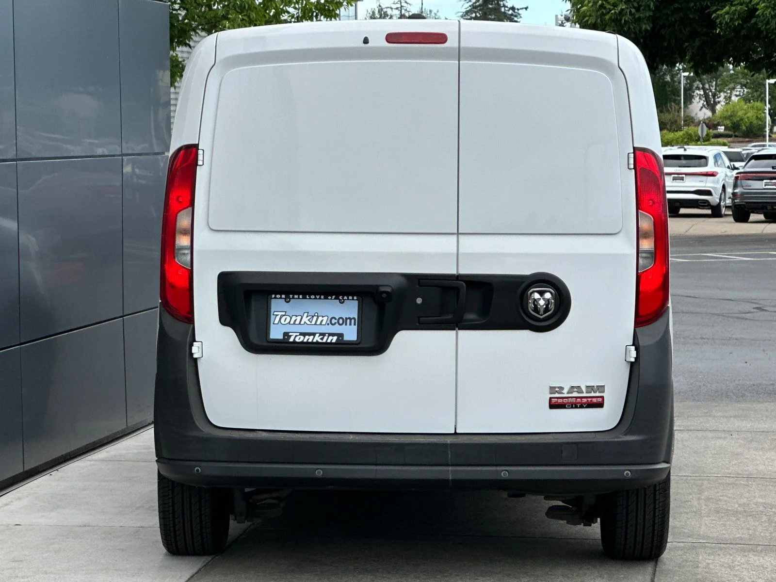 Used 2017 Bright White Ram Tradesman image 4