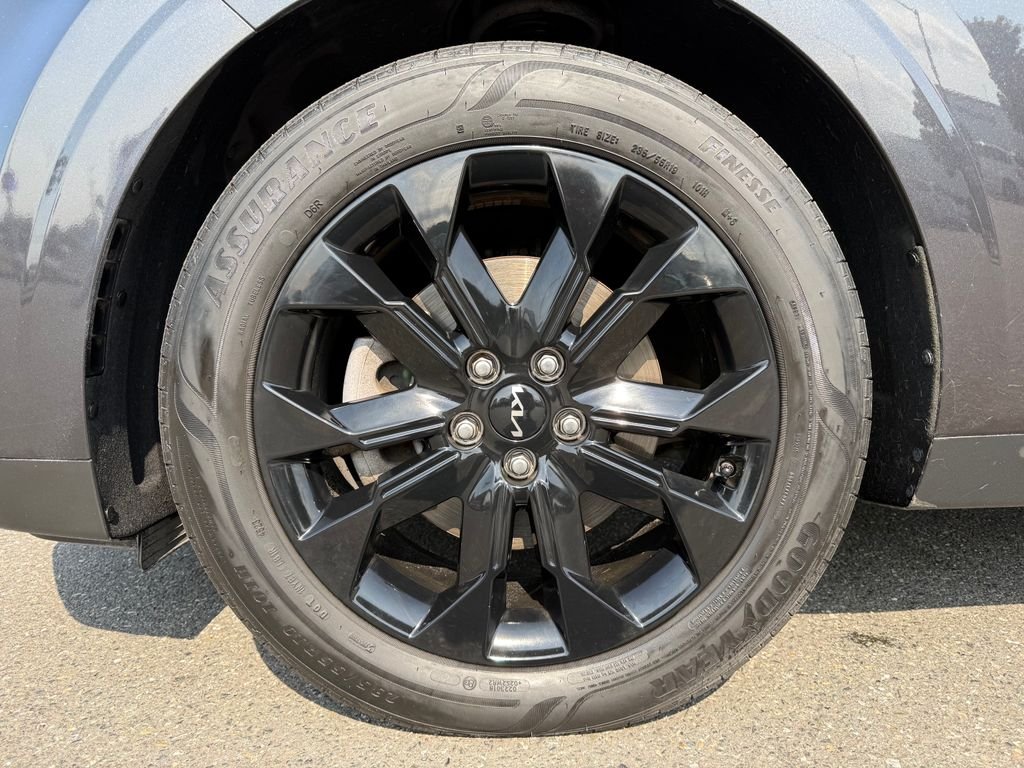 Certified Used 2024 Gray Kia SX Prestige image 9