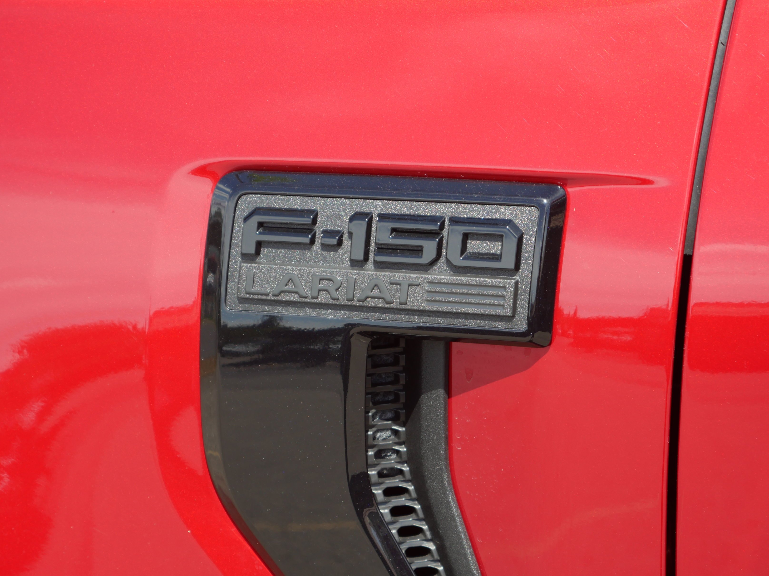 Certified Used 2025 Rapid Red Metallic Tinted Clearcoat Ford LARIAT image 20