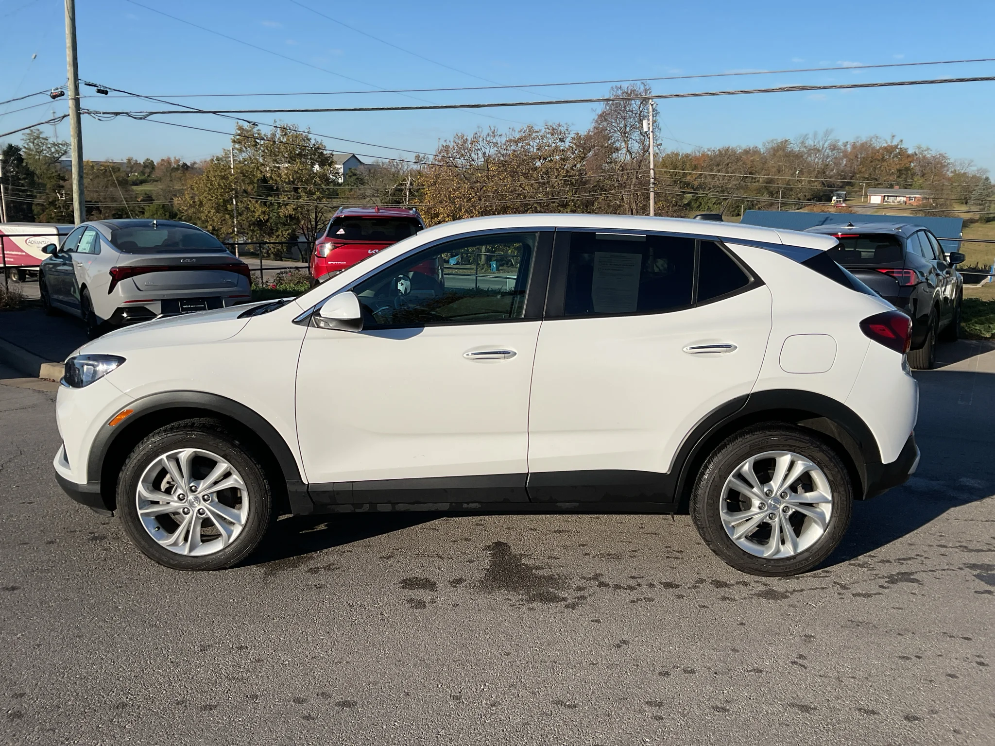 Used 2023 Summit White Buick Preferred image 8