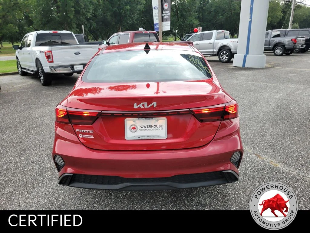 Used 2024 Red Kia LXS image 4