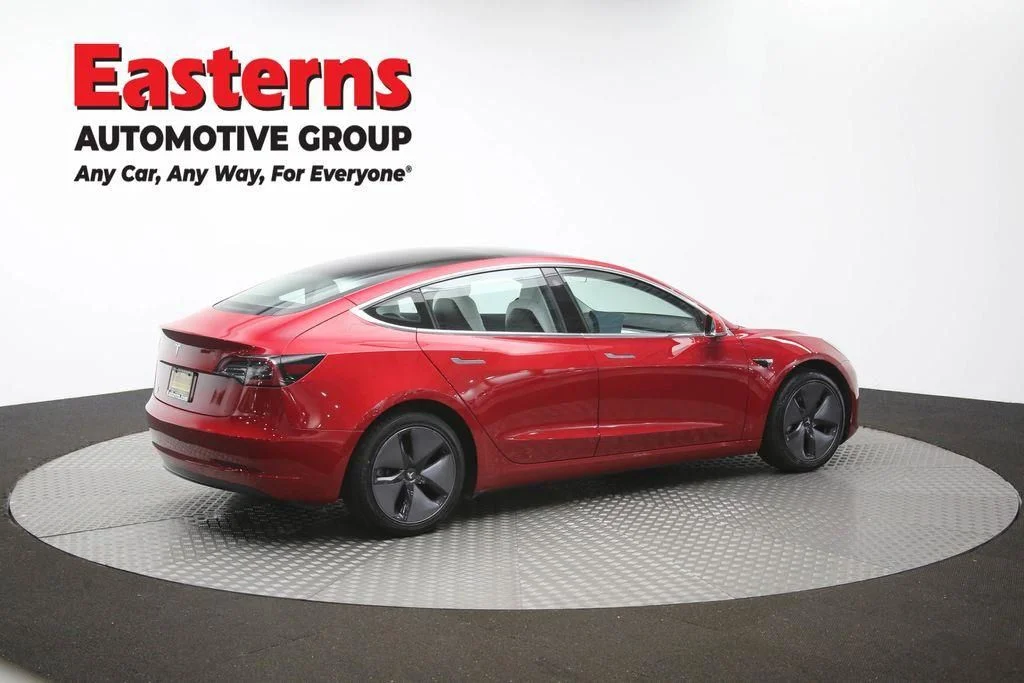 Used 2018 Red Tesla Long Range image 38