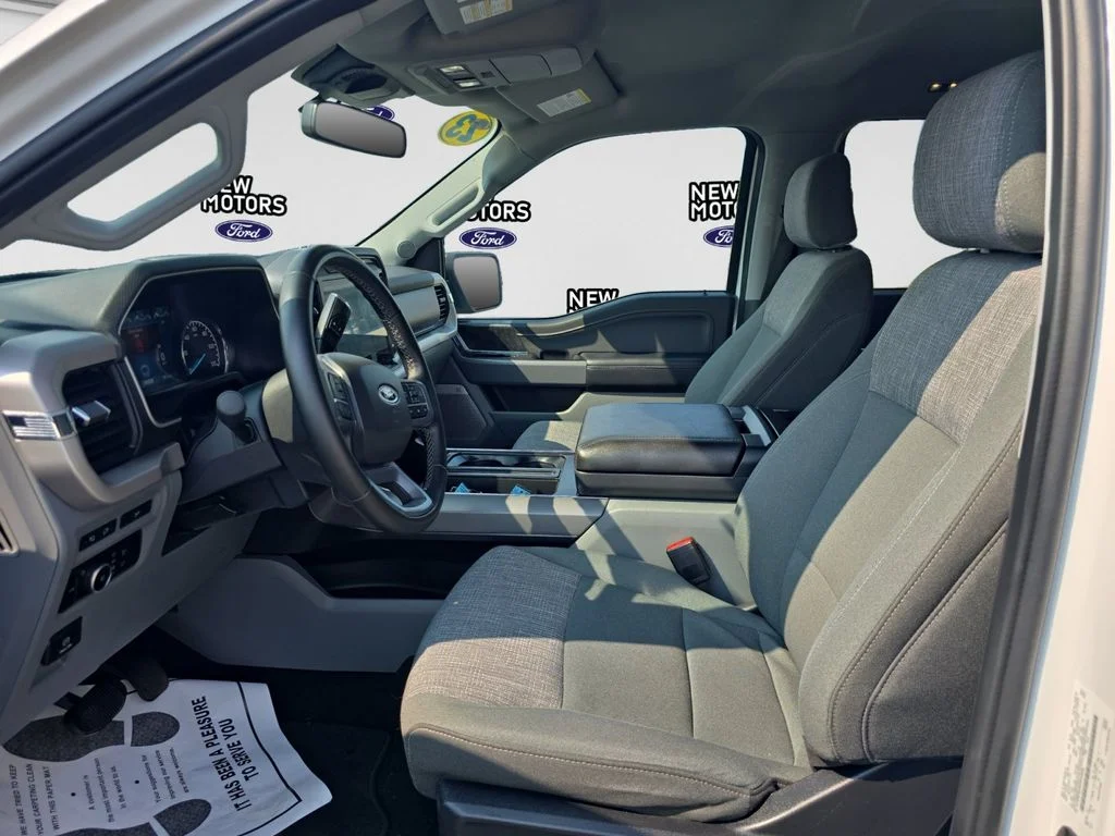 Used 2023 Oxford White Ford XLT image 8