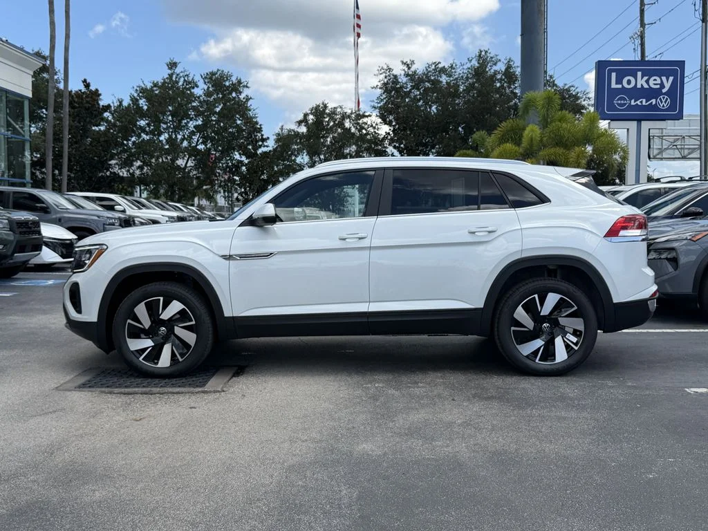 New 2026 White/off-white Volkswagen SE w/Technology image 2