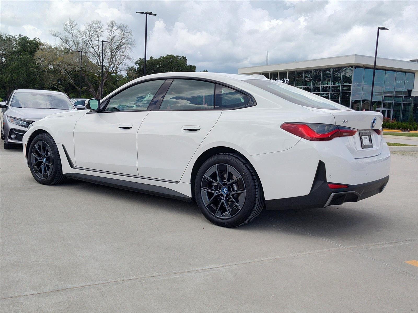 Certified Used 2023 Alpine White BMW eDrive35 image 4
