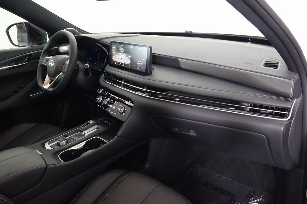 Used 2025 Majestic INFINITI LUXE image 9