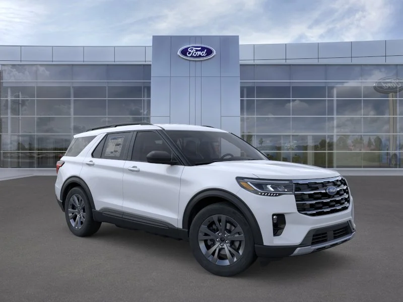 New 2026 Space White Metallic Ford Active image 7
