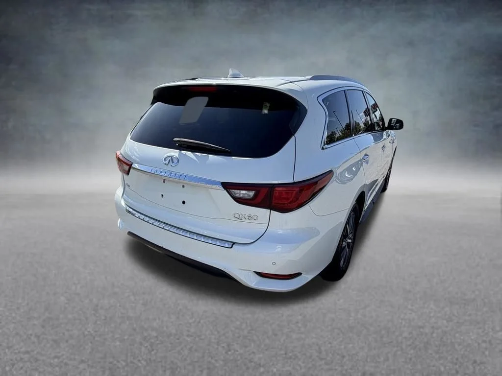 Used 2019 White INFINITI LUXE image 5