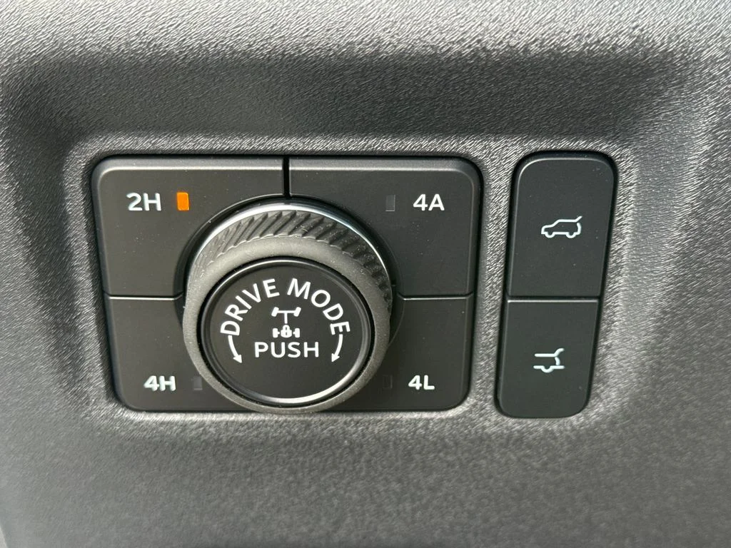 New 2026 White Ford Tremor image 33