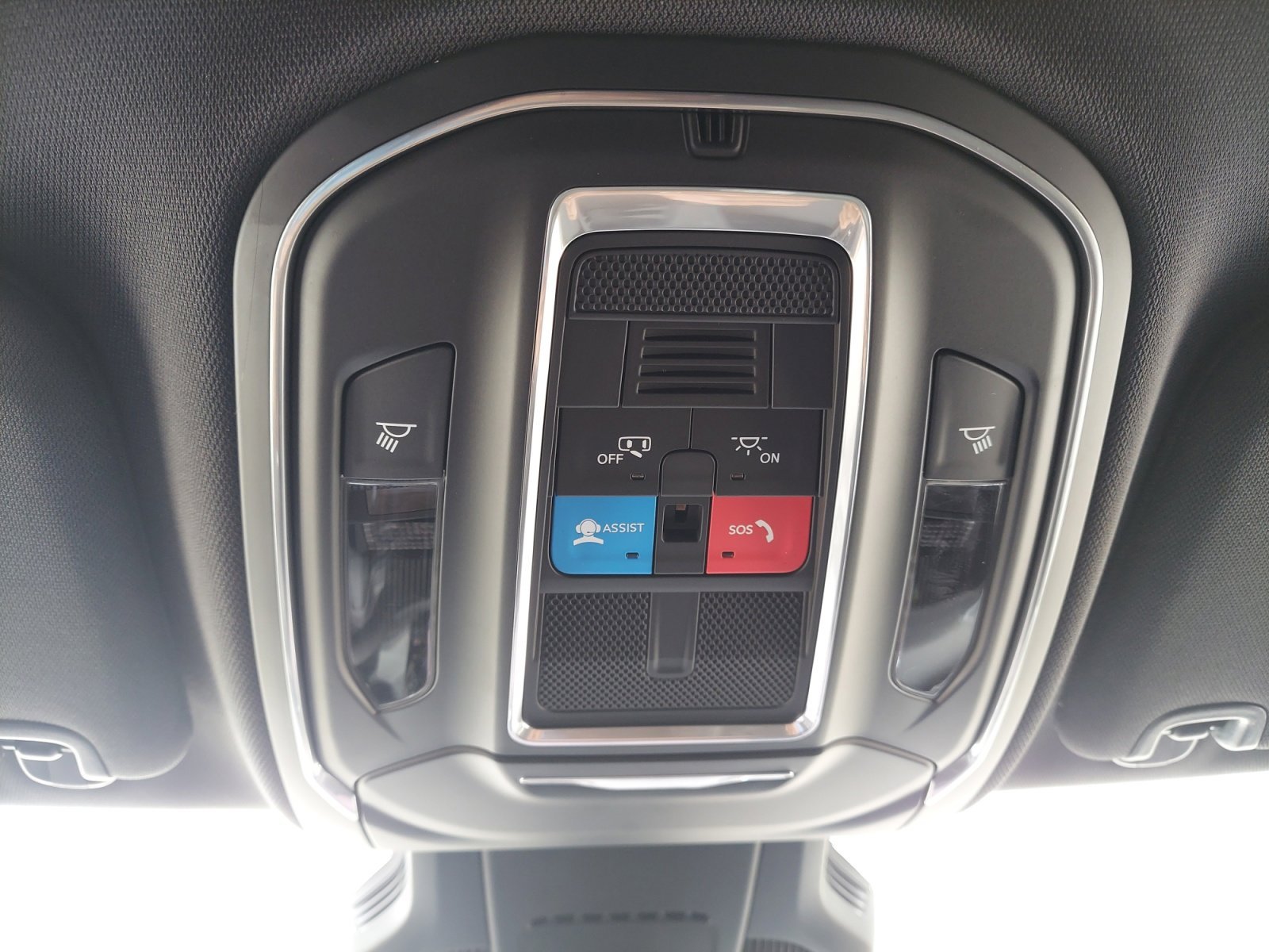 New 2026 Silver Zynith Clearcoat Jeep Laredo image 18