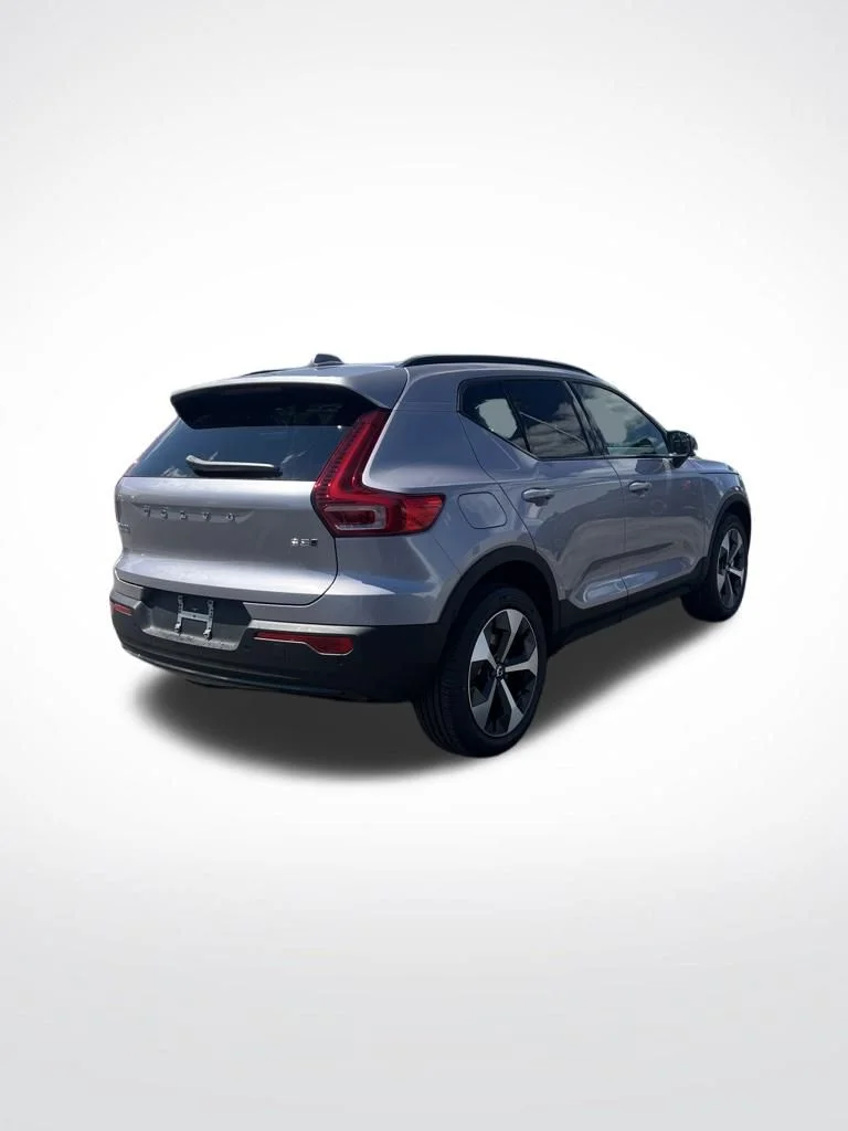 New 2026 Aurora Silver Volvo Plus image 5
