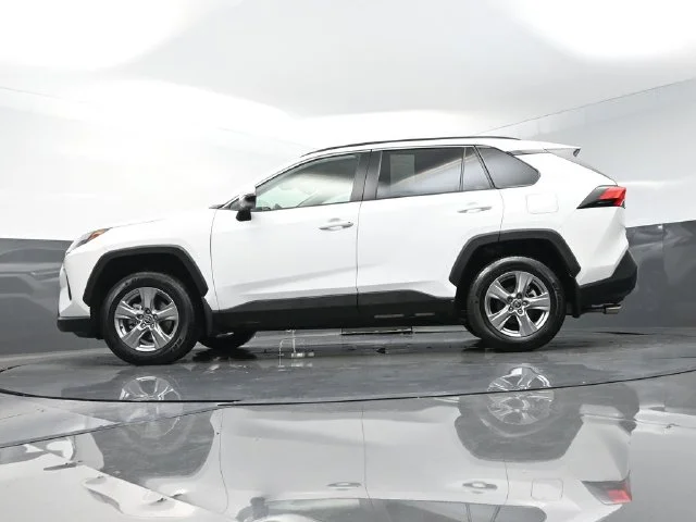 Used 2025 White Toyota XLE image 36