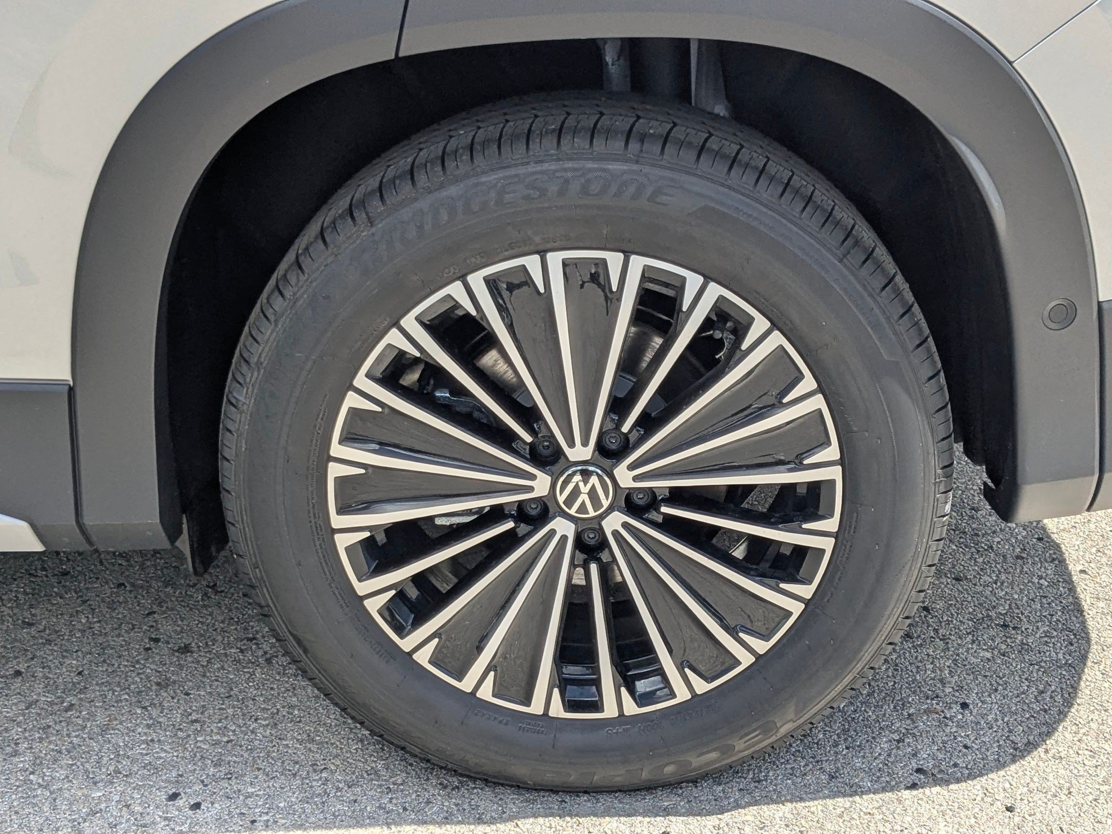 New 2026 PYRITE SILVER Volkswagen S image 19