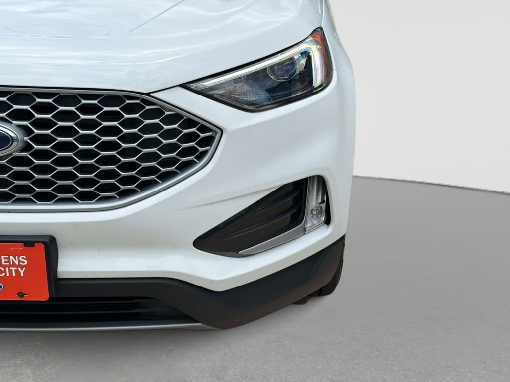 Used 2023 White Ford SEL image 11