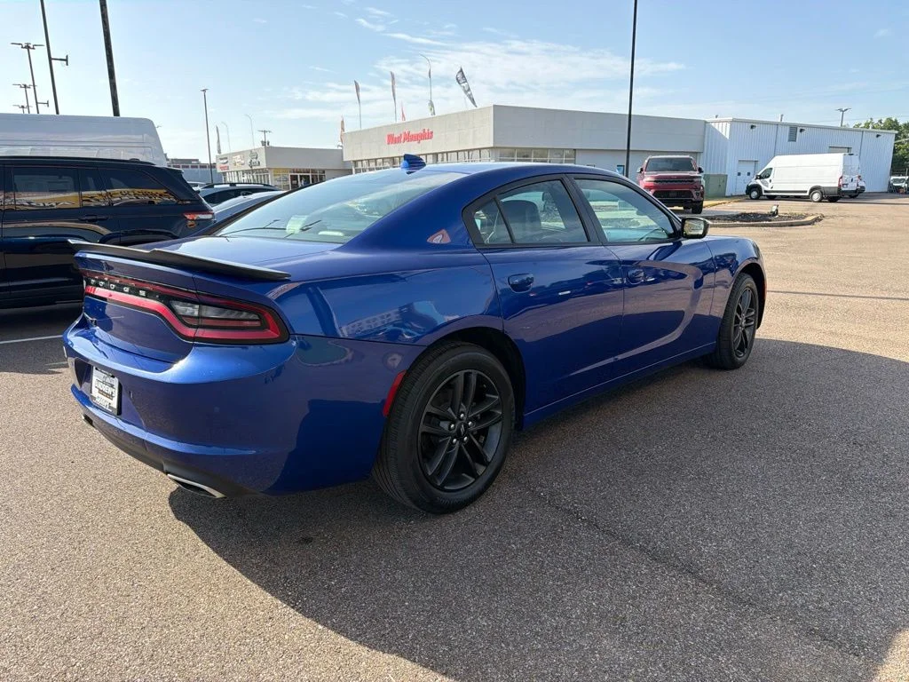 Used 2019 Indigo Blue Dodge SXT image 7