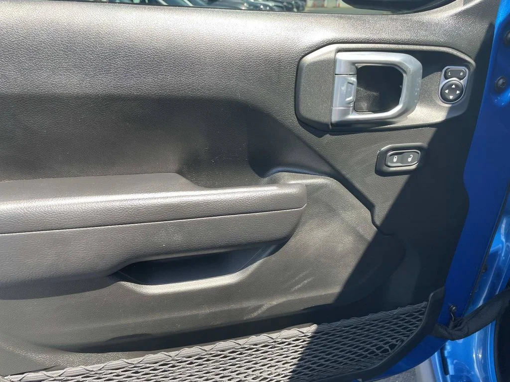Used 2022 Blue Jeep Unlimited Sport Altitude image 18