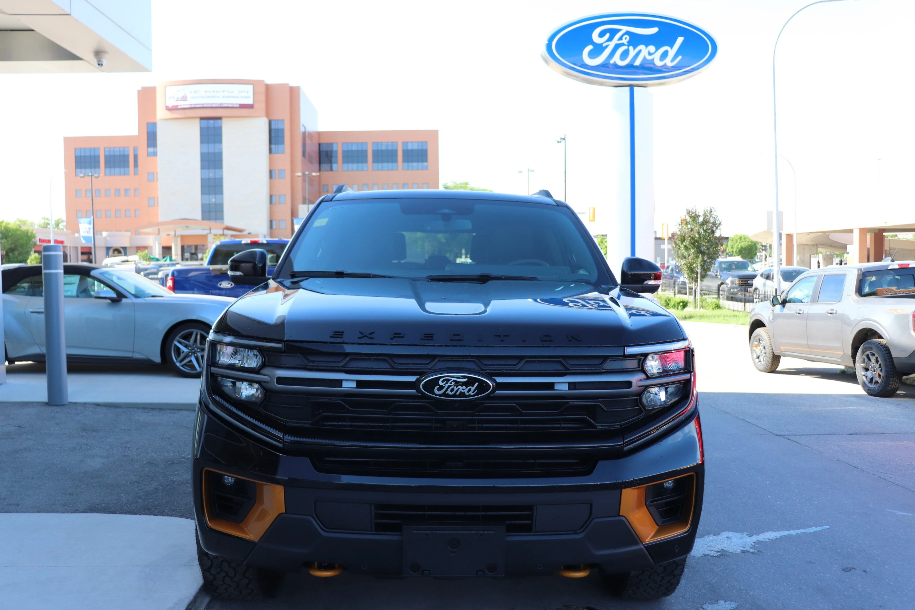New 2026 AGATE BLACK METALLIC Ford Tremor image 2