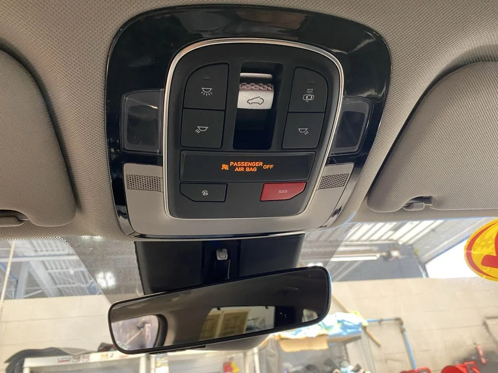Used 2022 Gray Hyundai SEL image 17
