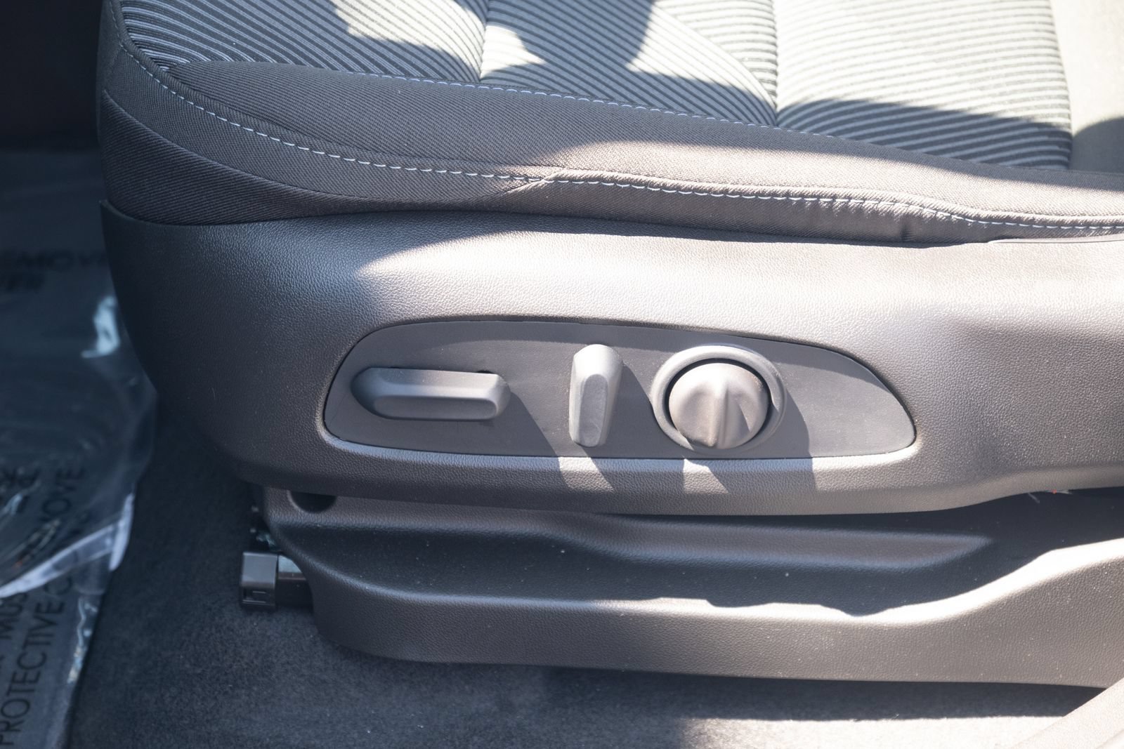 2027 Chevrolet Bolt LT - Photo 11