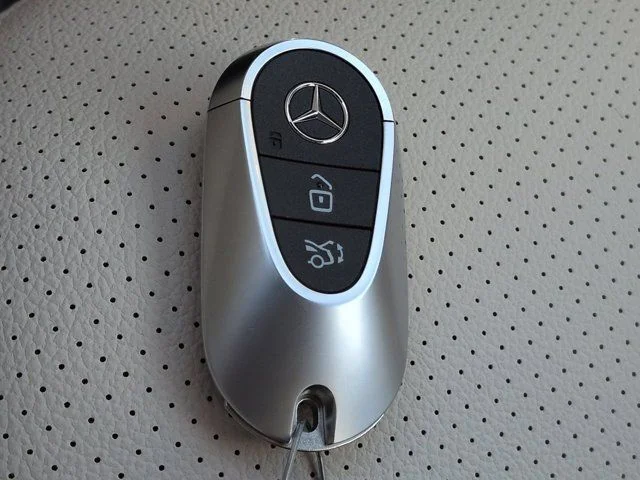 Certified Used 2026 White Mercedes-Benz GLC 300 image 30