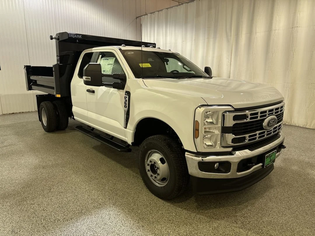 New 2026 Oxford White Ford F-350® XL image 3