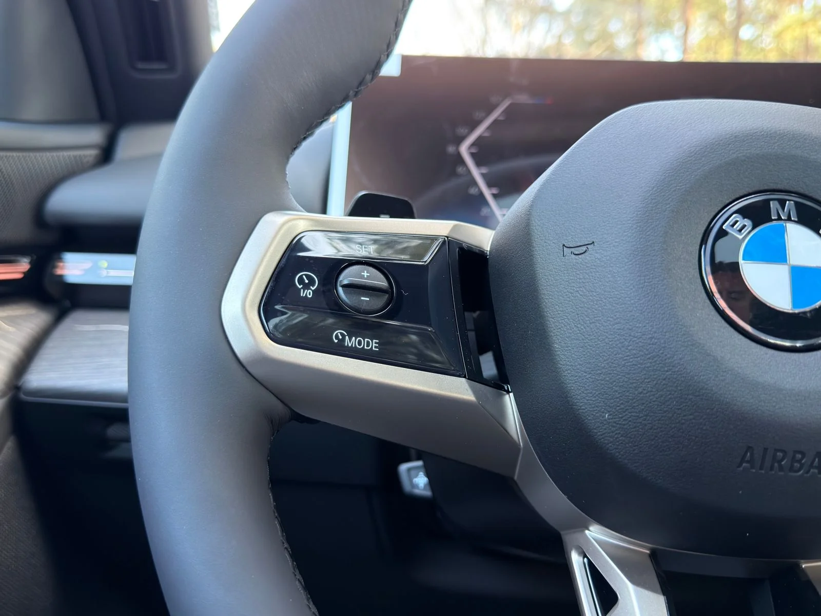 New 2026 Oxide Grey Metallic BMW 530i xDrive image 23