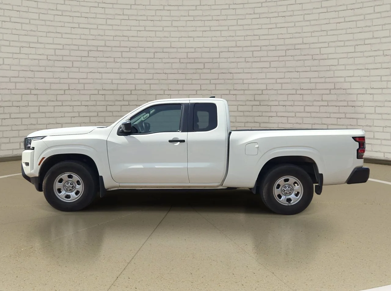 Used 2023 Glacier White Nissan S image 7