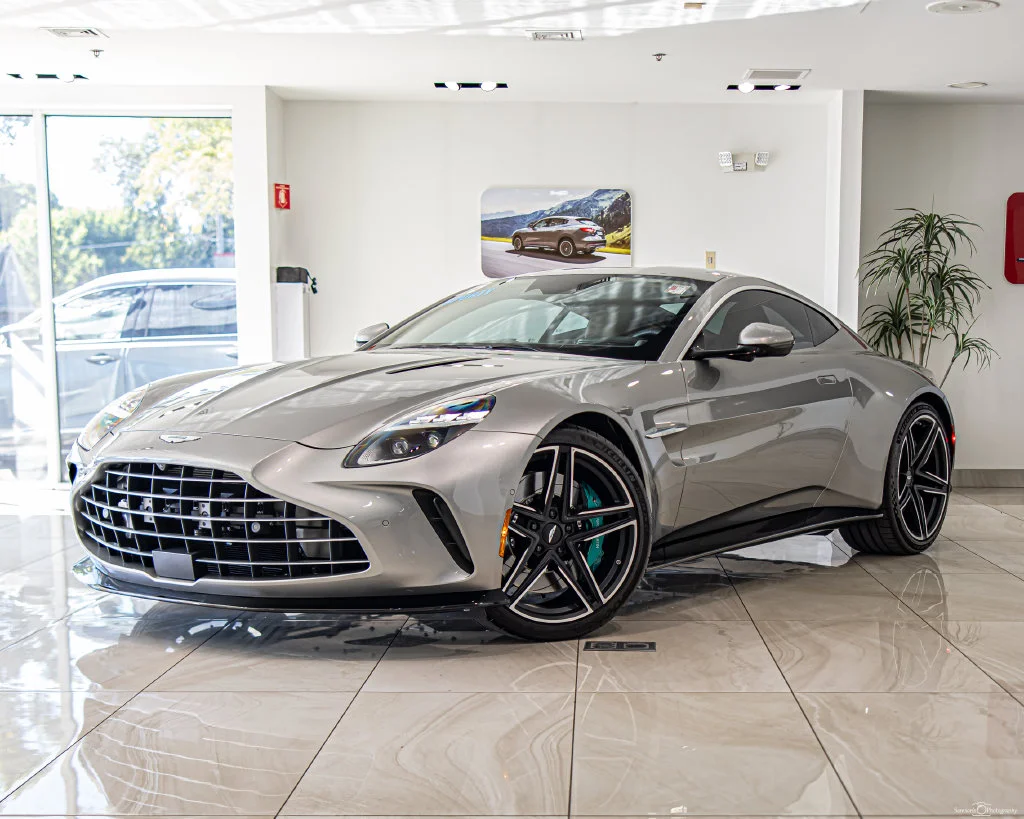 Used 2025 Silver Aston Martin Base image 1