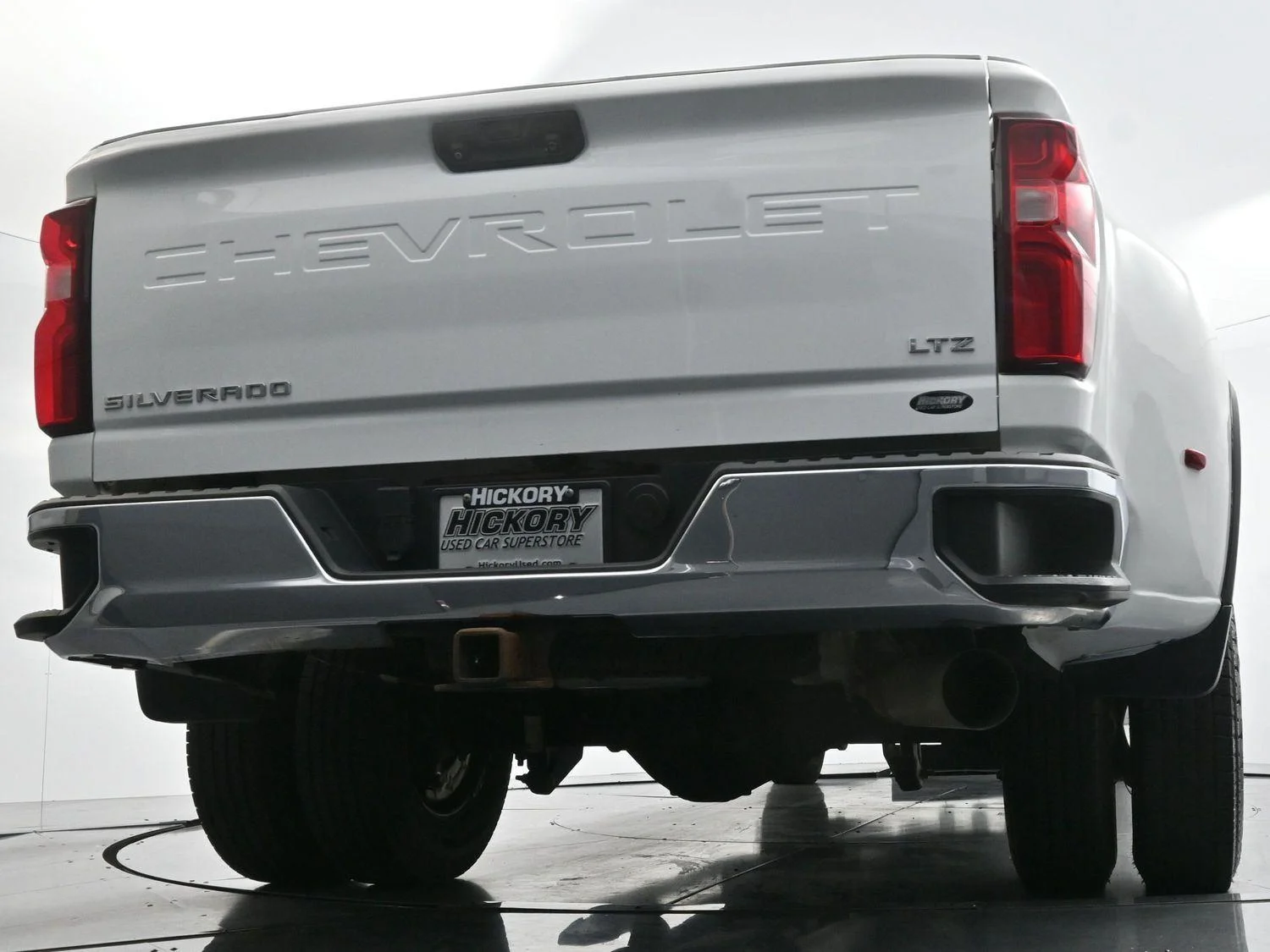 Used 2022 Summit White Chevrolet LTZ image 52