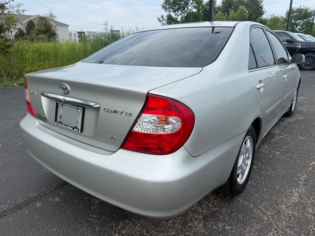 Used 2003 Silver Toyota LE image 3
