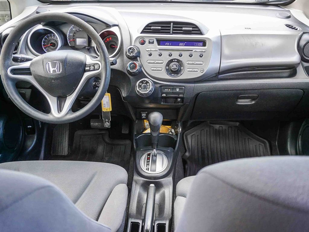 Used 2013 Alabaster Silver Metallic Honda Base image 15