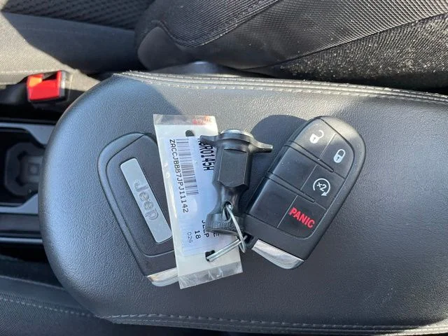 Used 2018 Blue Jeep Latitude image 26