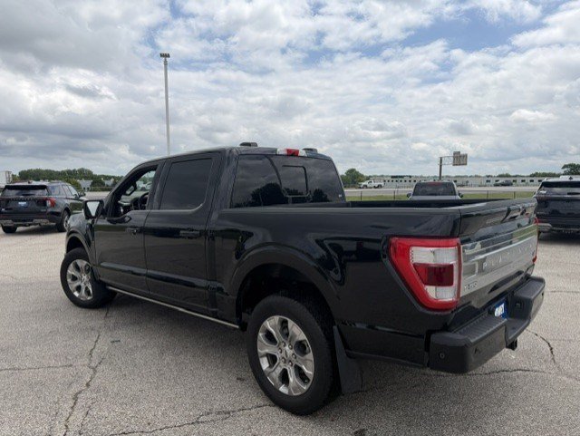 Used 2022 Black Metallic Ford Platinum image 5