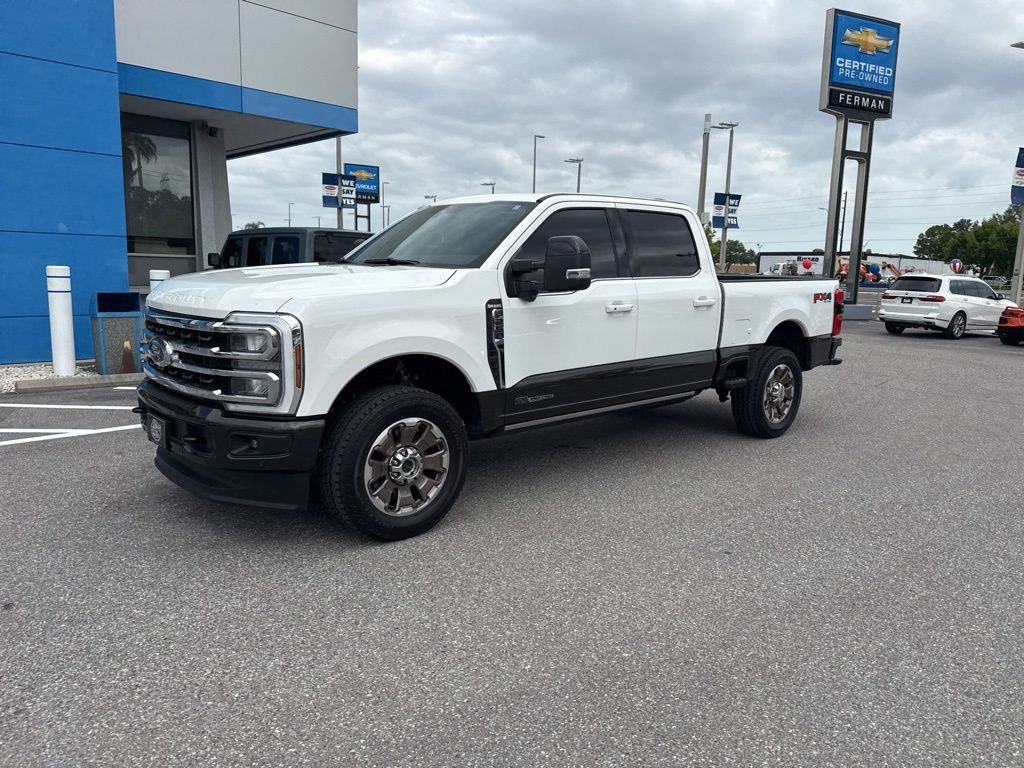 Used 2025  Ford King Ranch image 2