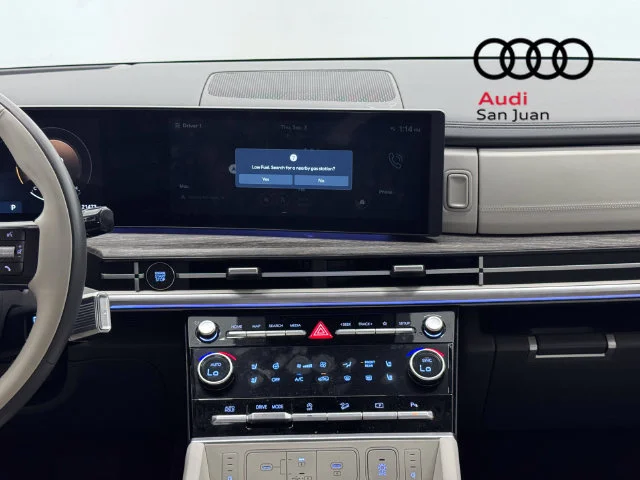 Used 2025 Silver Hyundai Calligraphy image 4