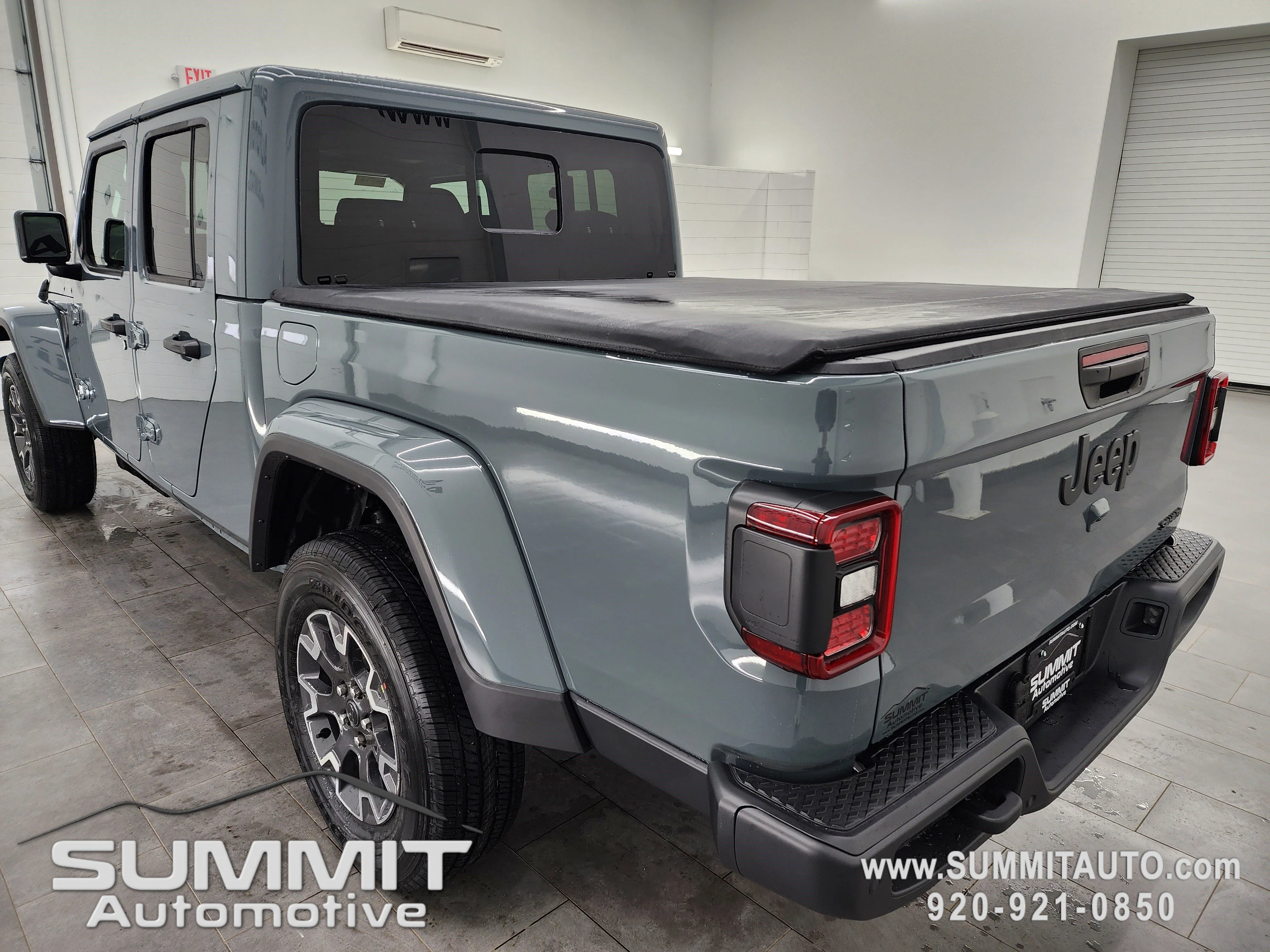 New 2026 Anvil Clear-Coat Exterior Paint Jeep Sahara image 6