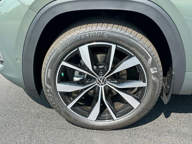 New 2026 Avocado Green Pearl Volkswagen 2.0T SEL Premium R-Line image 8