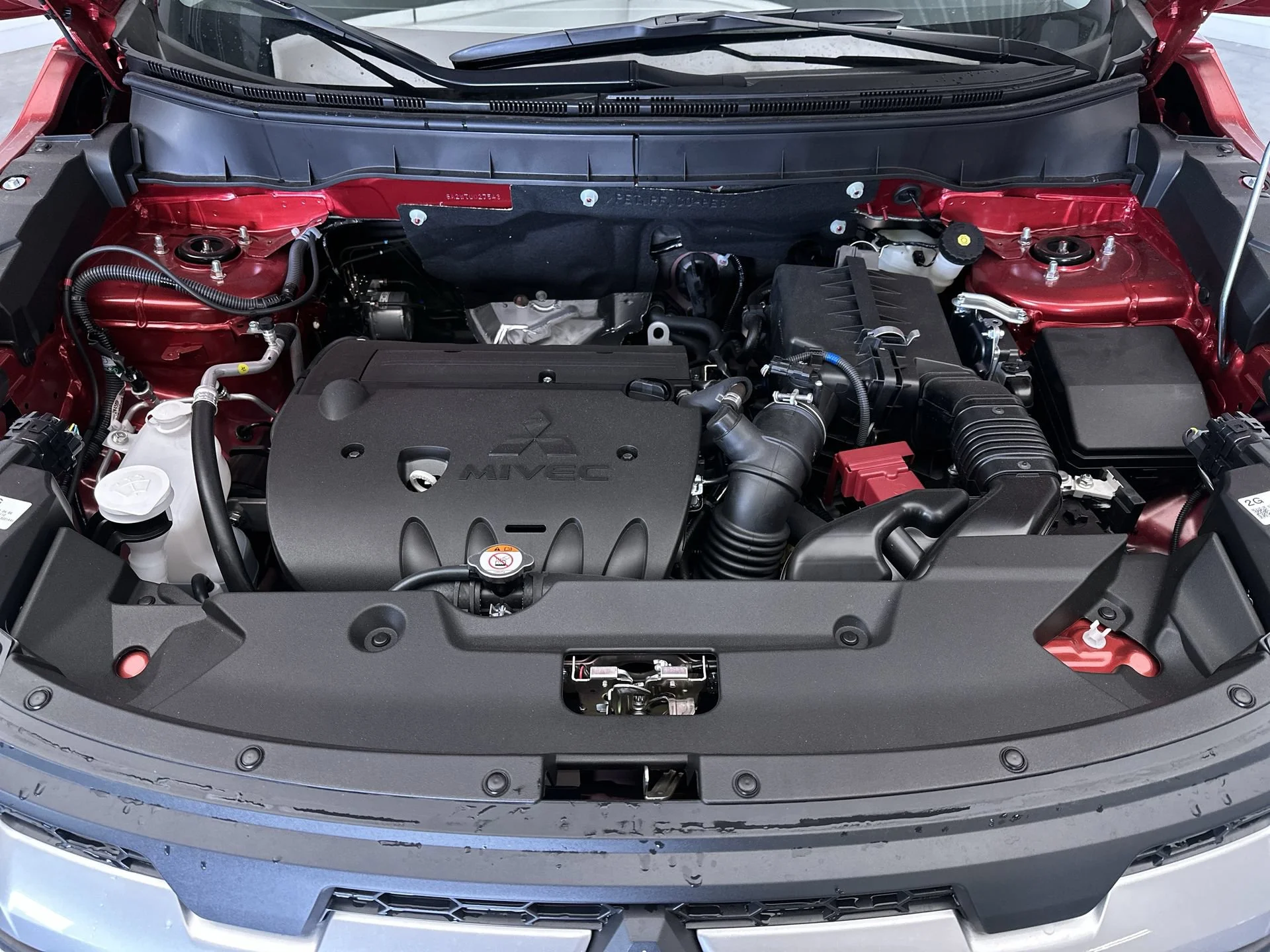 New 2026 Red Diamond Mitsubishi ES image 26