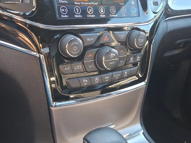 Used 2019 Red Jeep Trailhawk image 17