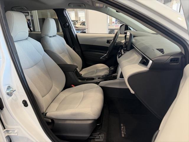 Certified Used 2023 WIND CHILL PEARL Toyota  image 33