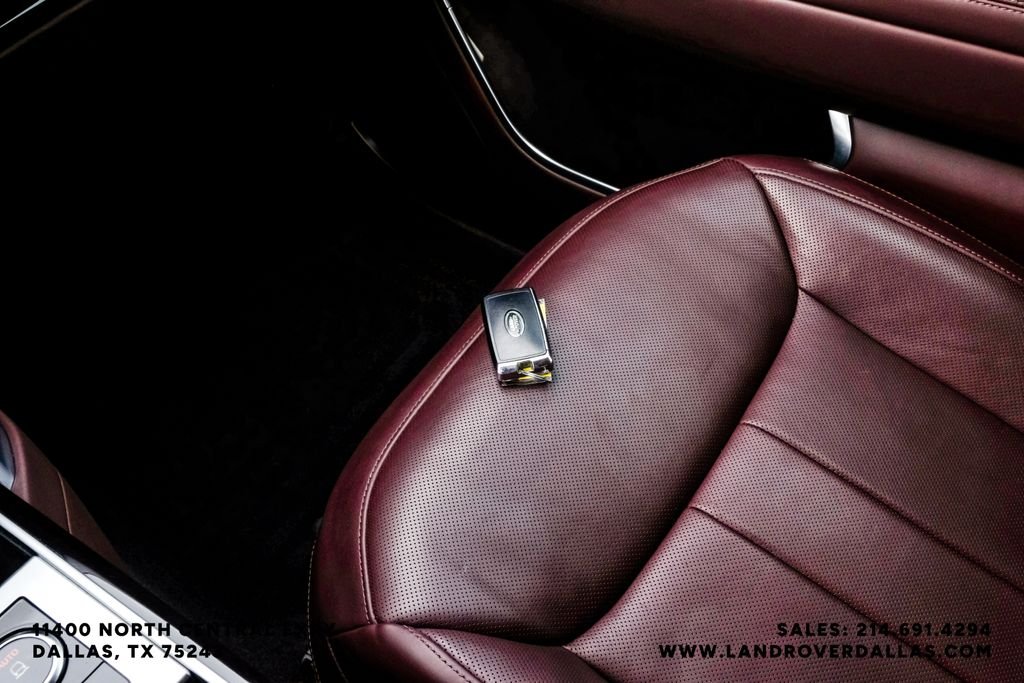 Used 2023 Santorini Black Metallic Land Rover SE image 67